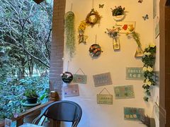 -月亮眼花园餐厅书吧酒吧