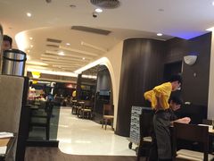 -必胜客(WOW中心城店)