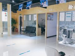 -现代眼镜批发城(威海路店)