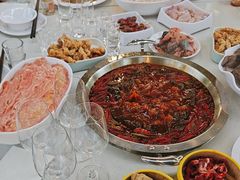 -茅草房·河畔园林火锅