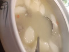 -忆江南酒店(交通大学咸宁路地铁站店)