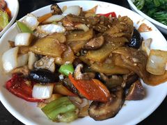 蘑菇炒土豆-锋味海鲜菜馆
