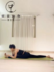 -闺蜜瑜伽·普拉提女性塑形馆