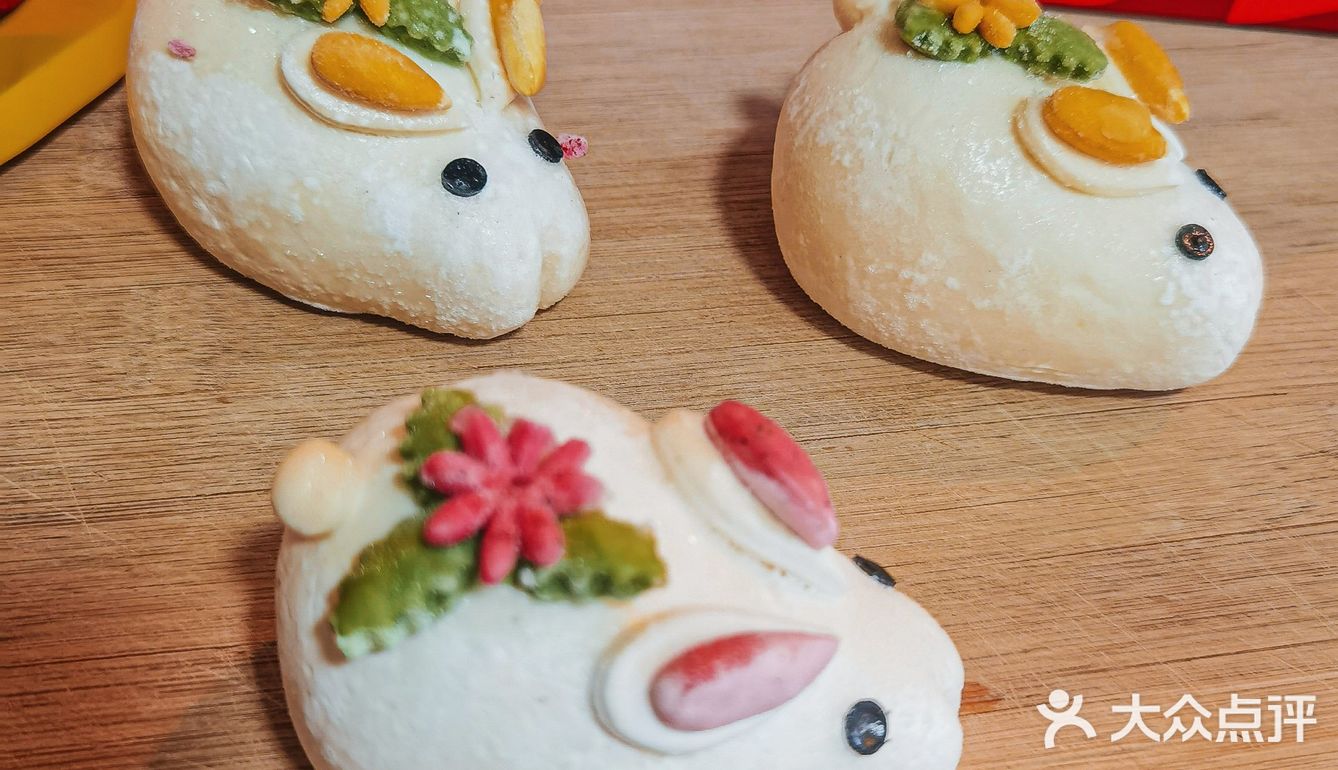吃着兔年生肖年馍🐰年味更浓了[调皮]