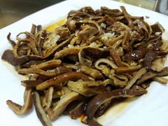 -溢心园香河肉饼总店