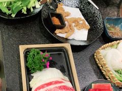 -湊湊火锅·茶憩(打浦桥日月光店)