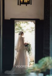 -雪中彩影婚纱摄影·微光艺术中心