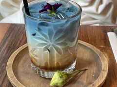 -FLOVIE FLORIST CAFE