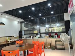 大堂-老何家后安粉·糟粕醋海鲜火锅(三亚湾椰梦长廊店)