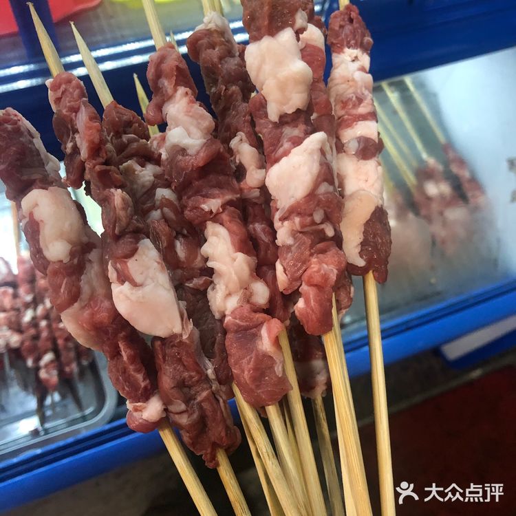 西区花园里的一家新疆烤羊肉，真心好吃