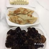 我这锅肥肠咋清汤寡水呢[吐][吐][吐]