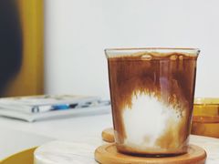 牛奶dirty-YECLIP COFFEE黄色回形针咖啡