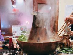 -果松木炭酸菜铜火锅·外婆参鸡汤