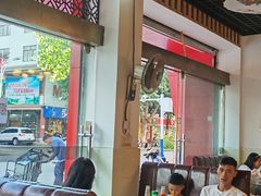 -老石黑山羊毛驴肉火锅(金凯广场店)
