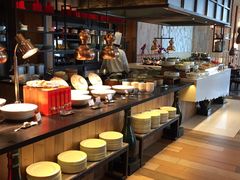 自助取餐区-松咖啡自助餐厅·松北香格里拉