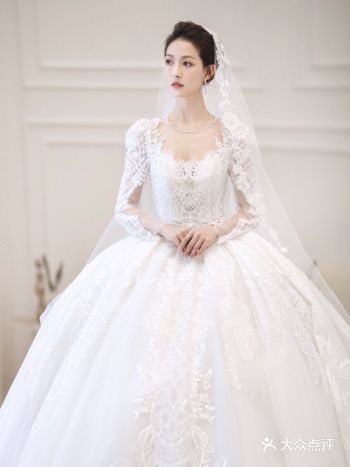 婚纱造型｜公主惊艳世纪的加冕战袍