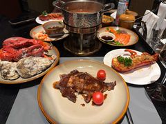 【晚餐】香煎黑猪颈肉-西安凯悦酒店-自助餐厅·海鲜·烧烤