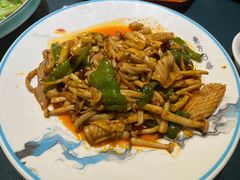 菌菇烧风琴鱿鱼-皇宫大酒店