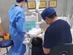 -上海仁爱医院口腔科 · 种植