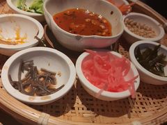 -包整·丝娃娃(甲秀楼景观店)