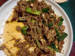 -巩本明鱼屋子