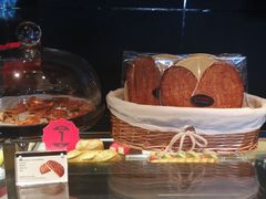 -Salon de The de Joel Robuchon(外滩18号店)