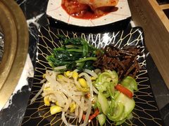 -山川小町·极番烧肉(新地假日广场店)