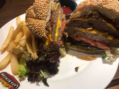 -拉亚汉堡经典餐厅(商城路店)