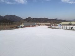 -十三陵雪世界滑雪场