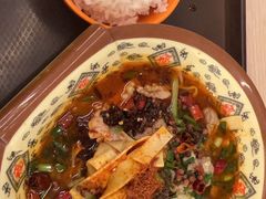 -同济大学本部学苑饮食广场