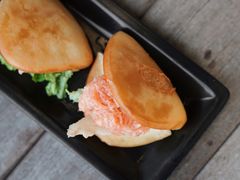 lobster&nbsp;and&nbsp;salmon&nbsp;bun-Tanuki Raw(Orchard Central)