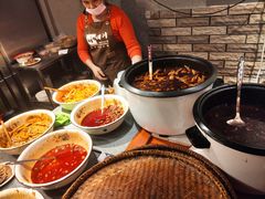 -爆炸头阿姨小四川正宗川味小吃(无任何分店)