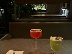 -FOUR PLAY BAR