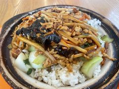 -同济大学本部学苑饮食广场