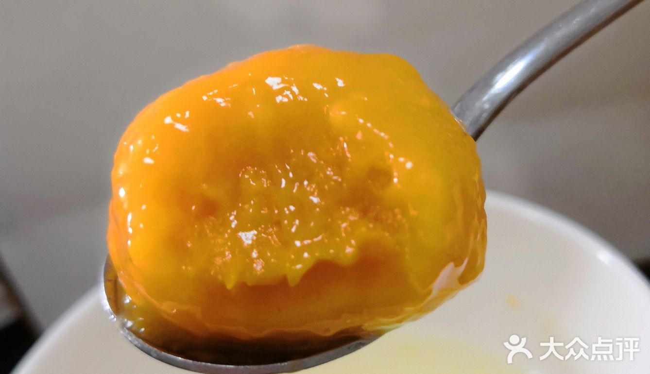 【做法步骤】1、南瓜去皮上锅蒸熟