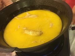 -鲜入围煮花胶鸡海鲜火锅