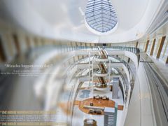 -上海滴水湖皇冠假日酒店