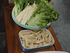 -乡土黄·鲜牛肉火锅·小龙虾(兴业街店)