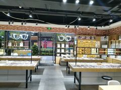 -斯维卡眼镜林·蔡司视觉合作店(青浦宝龙广场店)