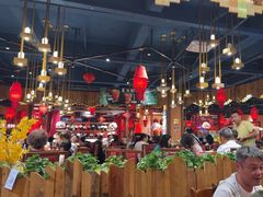 -老滇山寨•云南特色菜•地方菜•民族风情歌舞表演(金碧店)