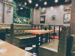 卡座-愉肴麻辣香锅(中山路店)