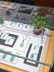 -北京七彩云南翡翠珠宝旗舰店(月坛店)