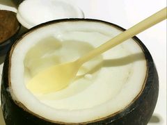 -志龙皇冠吃货椰子铺