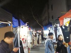 -吴山路夜市