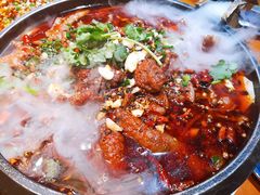 镇店水煮牛肉-厨道重庆菜馆(鸳鸯店)