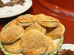 吊炉烧饼配咸菜-金狮麟·新豫菜(金码大厦店)