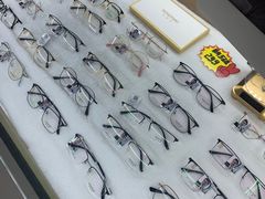 -视野联行眼镜·蔡司授权店(长白万象汇店)