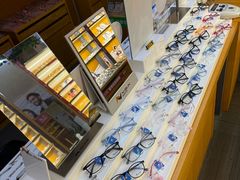 -优医视平价眼镜蔡司依视路折扣工厂店(十里堡店)