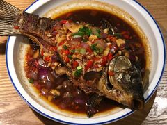 香煎鲫鱼-费大厨辣椒炒肉(万家丽一店)