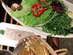 -老牌坊云南鱼豆花火锅(哈西万达店)